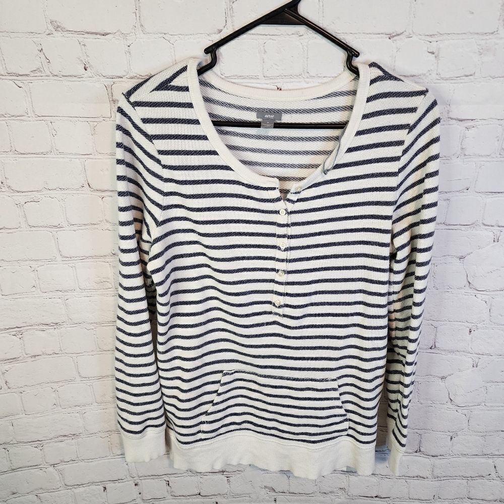 Women's Aerie longsleeve button-up shirt, size Medium
